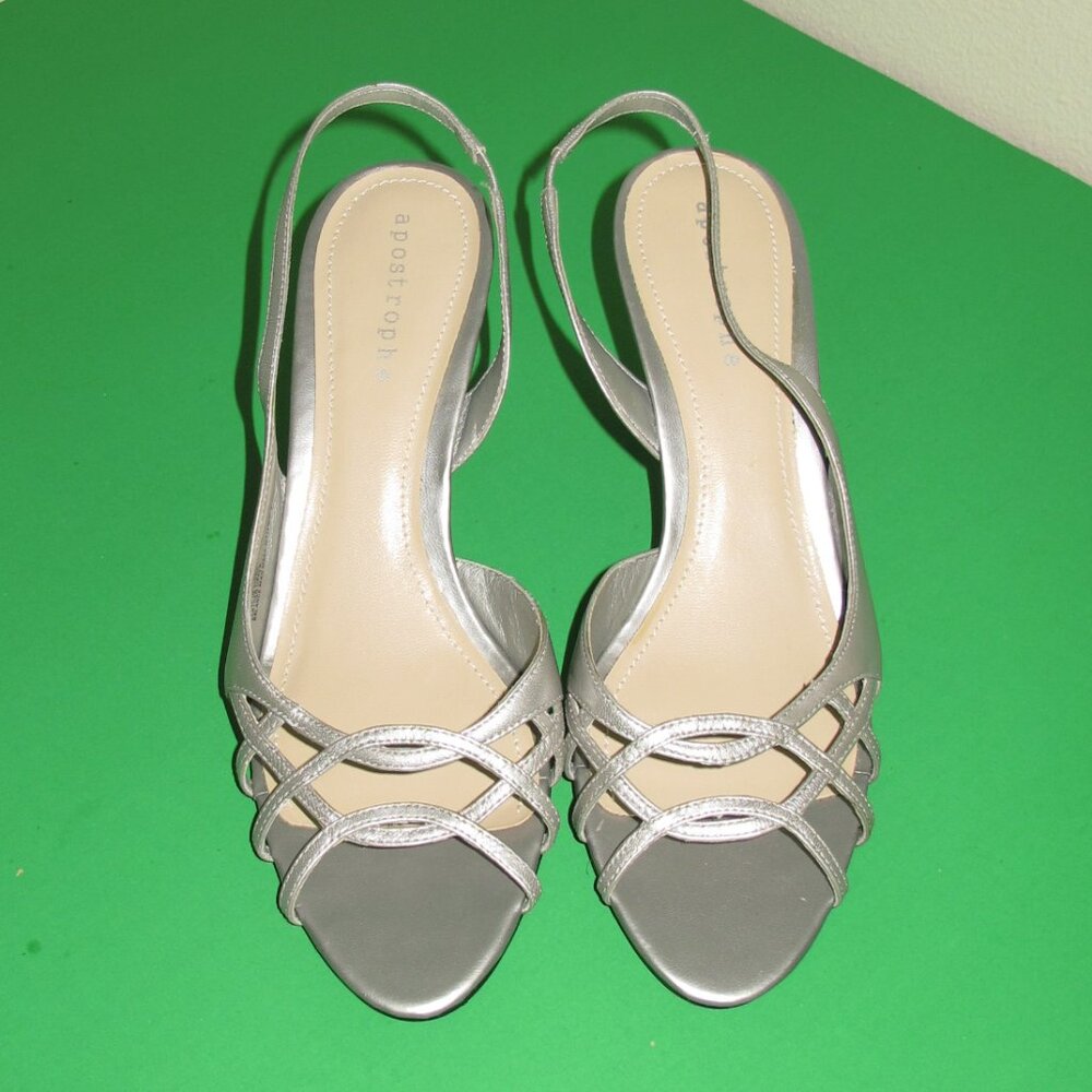 APOSTROPHE SILVER LEATHER OPEN TOE SLINGBACK SANDALS Sz 9.5